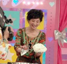 女明星下厨图片真实,女明星亲自动手，烹饪艺术与美食诱惑