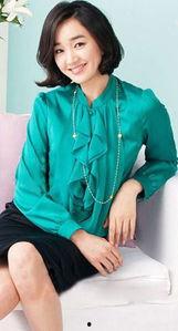 韩国明星的衣服,韩国明星衣橱里的潮流秘籍