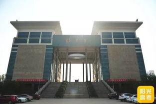 网红来到河南大学吃饭了,美食之旅引发校园热议”