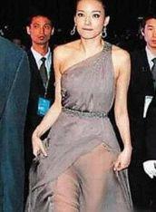 美女明星暴露内裤,美女明星内裤意外曝光，网友热议